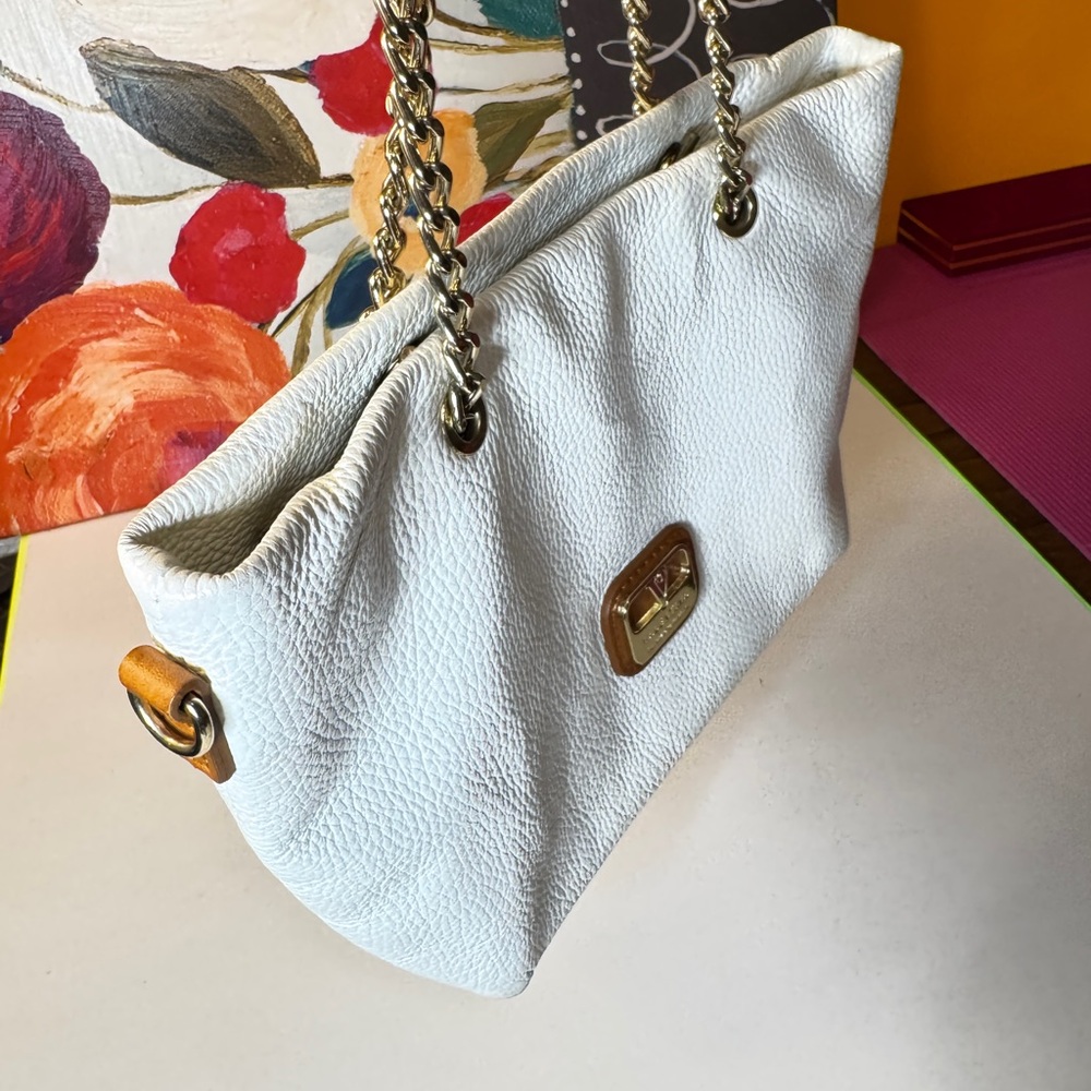 Valentina White Shoulder Bag with Gold Chain Straps - Picture 3 of 10
